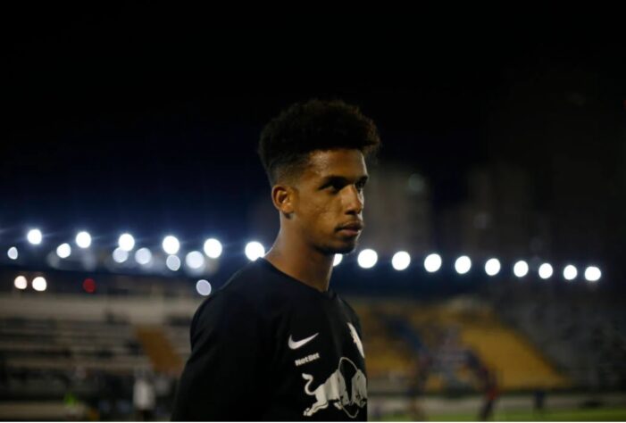 Vitinho - Clube: Red Bull Bragantino - Posição: Meia - Idade: 23 anos - Jogos no Brasileirão 2021: 0 - Situação no clube: concorrência na posição e falta de oportunidades.