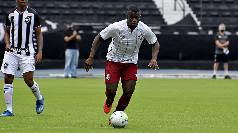 Christian - Quem também jogou nos acréscimos da vitória por 4 a 2 do Fluminense contra o Goiás foi Christian, do Sub-23. Esta foi a única partida em que foi relacionado até o momento.