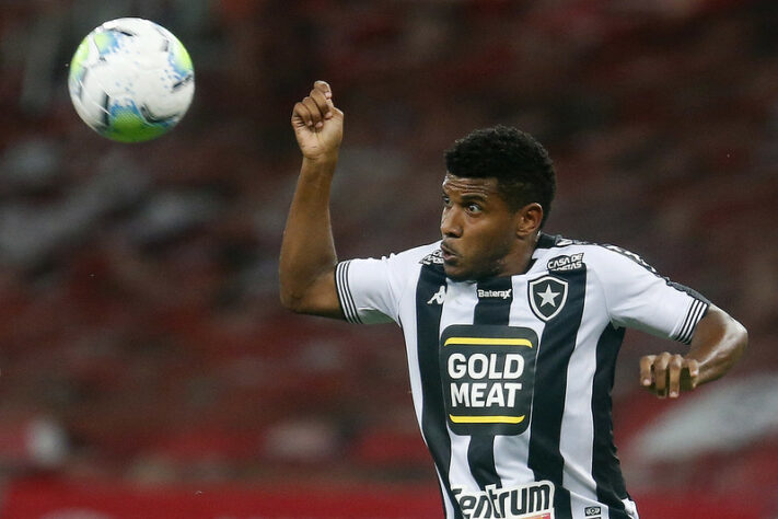 DECEPÇÃO: Felippe Rocha, repórter - O Botafogo é o time que mais tem que se reestruturar, então imagino que vai sofrer e pode não se classificar à fase final.