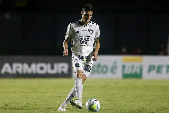 ROMILDO atuou como meio-campista apenas na derrota por 3 a 0 para o Vasco.