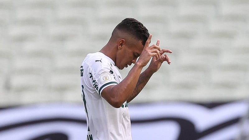 Com um time recheado de reservas, o Palmeiras perdeu para o Ceará por 2 a 1, fora de casa. Um dos destaques do Alviverde na partida foi Gabriel Veron, muito participativo e autor do único gol da equipe (notas por Nosso Palestra).