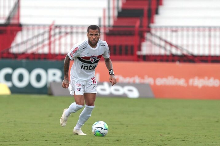 O São Paulo perdeu para o Atlético Goianiense na tarde deste domingo, pela 33ª rodada do Brasileirão, por 2 a 1, no estádio Antônio Accioly. Dominado no segundo tempo, a equipe mostrou pouca reação para reverter o placar. Confira as notas do São Paulo no LANCE! (por Redação São Paulo) 