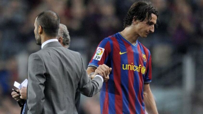 O relacionamento do treinador Pep Guardiola com o sueco Ibrahimovic foi muito conturbado durante a passagem do atacante pelo Barcelona. Alguns anos atrás, em uma entrevista, Ibra disparou: “Nunca tivemos um confronto, por culpa dele. Quando discutíamos, ele se escondia de mim. Esperava que eu passasse para só então sair do vestiário. Como técnico, é um fenômeno. Mas como homem..."