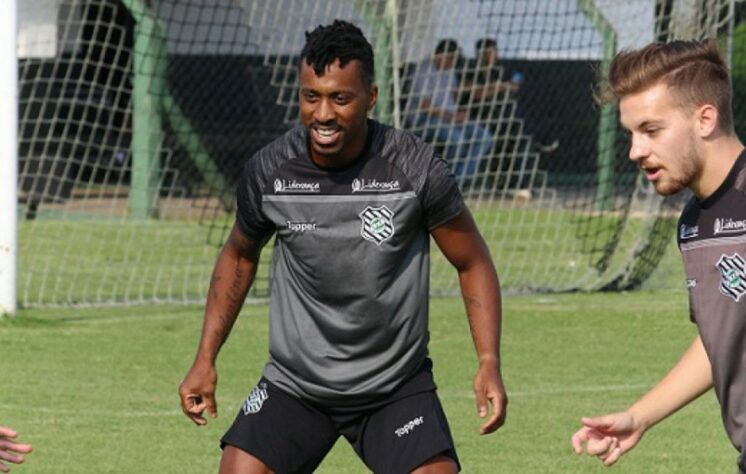 O volante Arouca atua no Figueirense.