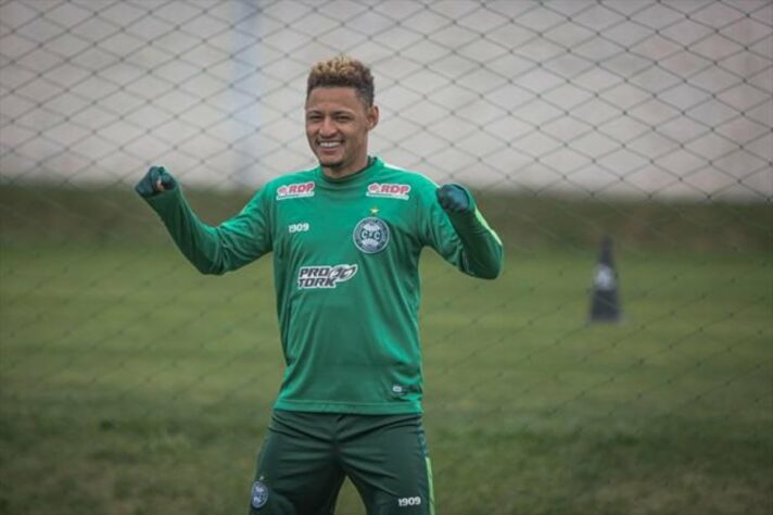 Juventude: quer um atacante. Está interessado em Neílton [foto], atacante do Coritiba. O Jaconero já tem 4 reforço nesta janela (Bruno Nazário, Anderson Leite, Nogueira e Vitor Leque).