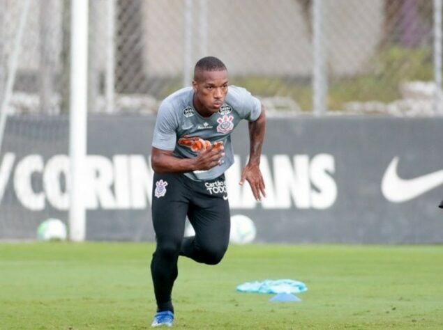 ESQUENTOU - O Al-Ain, da Arábia Saudita, se mostrou interessado pelo meia Xavier, do Corinthians. Uma carta de interesse, assinada pelo diretor esportivo do clube árabe, David Platt, foi enviada à diretoria corintiana no dia 2 de janeiro, pela compra em definitivo do jogador por 750 mil euros (R$ 4,9 milhões).