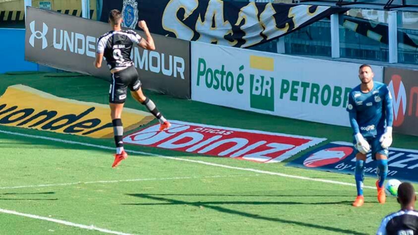 O Botafogo perdeu mais uma no Brasileirão. Desta vez, na Vila Belmiro, para o Santos por 2 a 1 em partida válida pela 30ª rodada da competição. O goleiro Diego Loureiro salvou o Glorioso de uma goleada e foi o melhor em campo do alvinegro carioca. Confira as notas: