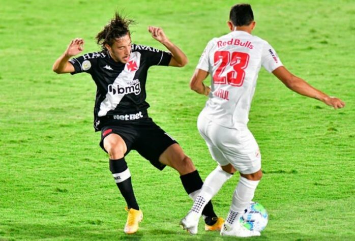 No estádio Nabi Abi Chedid, em Bragança Paulista, o RB Bragantino goleou o Vasco por 4 a 1 com gols de Eric Ramires, Claudinho (2) e Hurtado, enquanto Gabriel Pec diminuiu para o Cruz-Maltino. Com o resultado, o time carioca soma o mesmo número de pontos do Fortaleza, primeiro time do Z4 do Brasileirão. Veja as notas do Vasco (por Felipe Melo - felipeeduardo@lancenet.com.br)