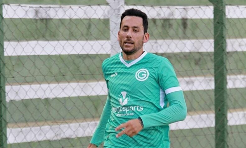 Ariel Cabral (meia - 33 anos - argentino) - Pertence ao Cruzeiro e está emprestado ao Goiás somente até 28/2 - Titular do Esmeraldino.