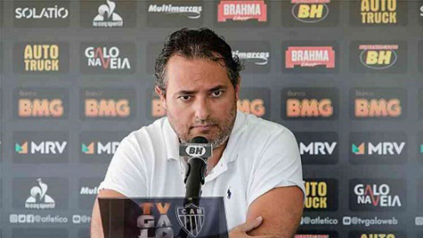 FECHADO - O Atlético-MG anunciou na manhã desta segunda-feira (4) a saída do diretor de futebol do clube, Alexandre Mattos. O Galo comunicou a rescisão de contrato de Mattos, que estava no clube mineiro desde março de 2020, vindo para comandar o departamento de futebol alvinegro, no primeiro dia de posse do novo presidente do Atlético, Sérgio Coelho.