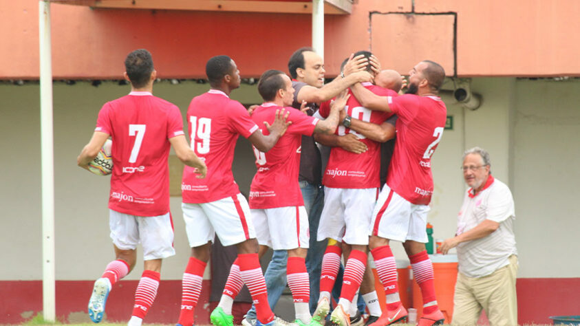 América-RJ: Outro de grande tradição no Rio, o América é o time de Lamartine Babo, compositor dos hinos dos outros quatro grandes do estado. O clube, que está sem divisão, acabou não se classificando para a fase principal do estadual, porém disputará a fase preliminar do Carioca;