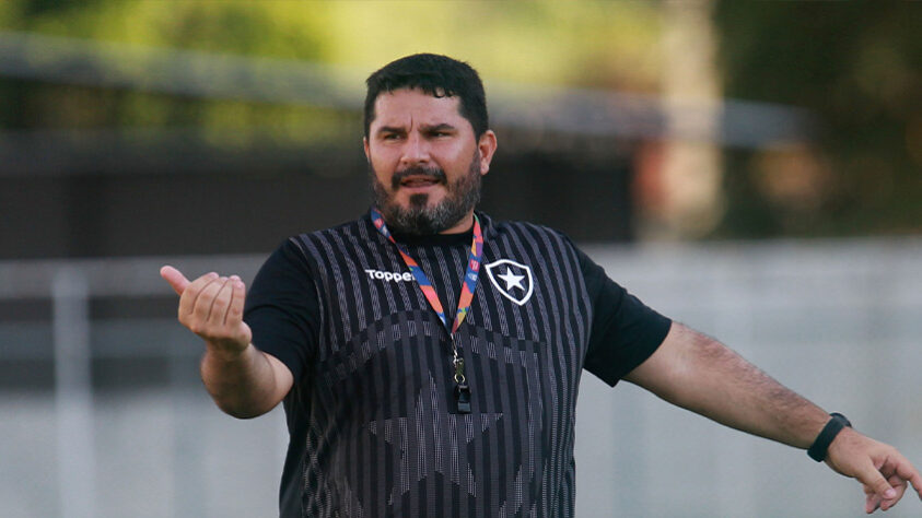 No princípio de sua nova passagem pelo Botafogo, o técnico Eduardo Barroca tem aproveitado para "rodar" o time e chama atenção muitas variações. O LANCE! detalha quem já recebeu oportunidades desde que ele foi para a beira do campo (na derrota por 2 a 1 para o Internacional, no Beira-Rio) e quanto cada um jogou. Confira!