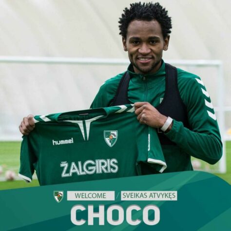 FECHADO - O atacante brasileiro Choco, com passagem pelo Sampaio Corrêa e futebol búlgaro, quer fazer um grande ano com a camisa do FK Kauno Zalgiris, da Lituânia, após assinar com o clube. Segundo o jogador, sua meta é construir uma história na agremiação com conquistas e grandes atuações.