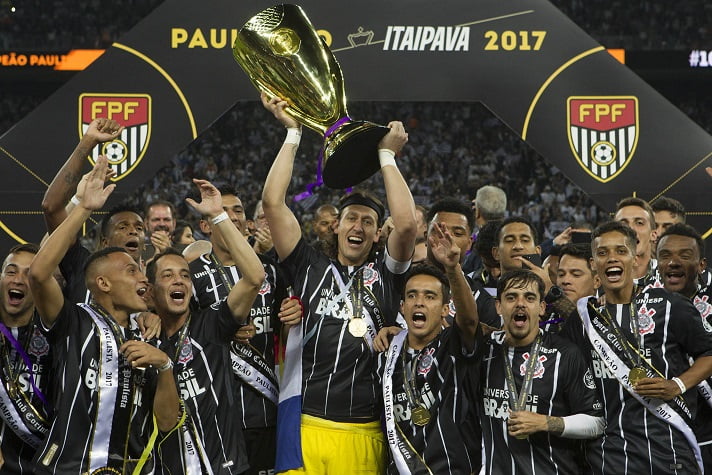Ficou para mais - Corinthians Campeão Paulista de 2017 - Remanescente de desmanches, Cássio colocou ainda mais seu nome na história, agora levantando outro estadual diante da Ponte Preta.