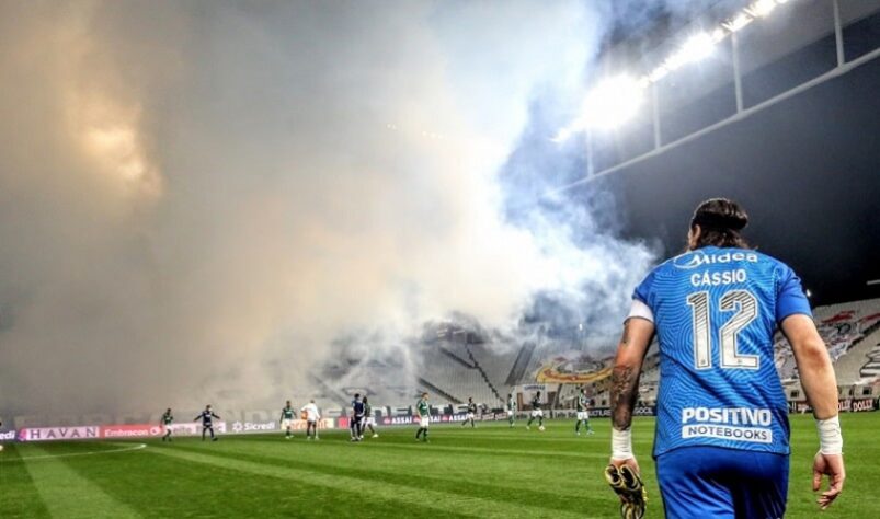 Nesta quinta-feira, diante do Bahia, na Fonte Nova, Cássio chegará a mais uma marca história pelo Corinthians. O goleiro completará 500 jogos com a camisa alvinegra. Relembre, na galeria a seguir, alguns dos grandes momentos do Gigante no Timão: