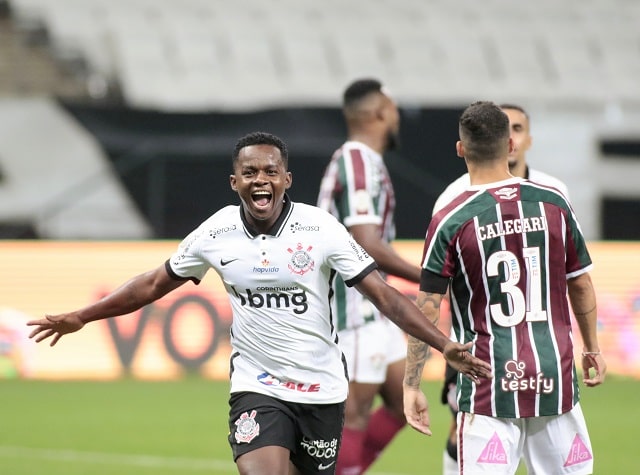 ESQUENTOU - O meia equatoriano Junior Cazares não é mais jogador do Corinthians. A diretoria corintiana optou por não renovar o contrato do atleta, que se encerra em junho, e aceitou o pedido do jogador para ser liberado e resolver o seu futuro, que deve ser no Fluminense. O ex-camisa 10 corintiano, inclusive, já se despediu dos seus companheiros.