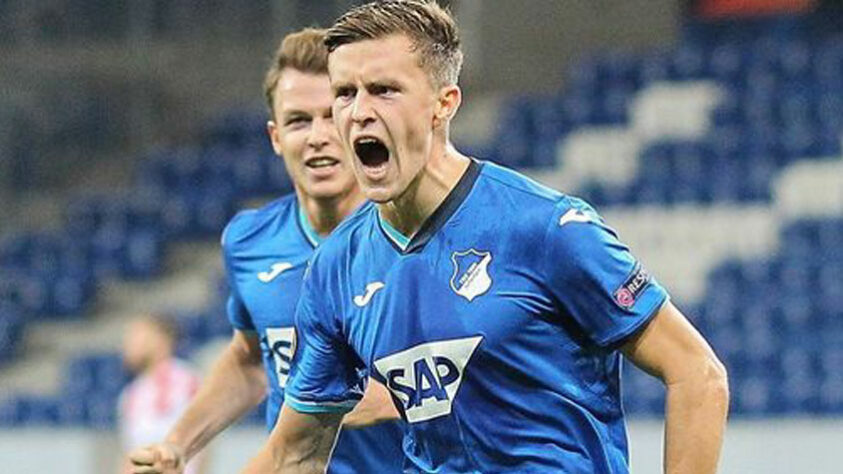 ESQUENTOU - O Manchester United está de olho no jovem Christoph Baumgartner, do Hoffenheim, segundo o “The Sun”. As informações apontam que as negociações devem dar início na janela de transferências de verão europeu. O atleta, comparado na Alemanha com Michael Ballack, está avaliado em 18 milhões de euros (R$ 117 milhões) pelo site “Transfermarkt” e tem contrato com sua atual equipe até 2023.