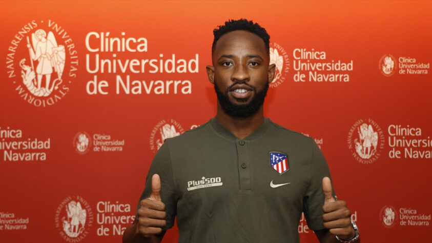 FECHADO - O Atlético de Madrid confirmou a chegada por empréstimo, até o final da temporada, do atacante Moussa Dembele, do Lyon. A equipe Colchonera irá pagar 2,5 milhões de euros (R$ 16 milhões) pelo empréstimo. A negociação inclui um valor de 32 milhões de euros (R$ 206 milhões) caso os espanhóis queiram comprar em definitivo o atacante.