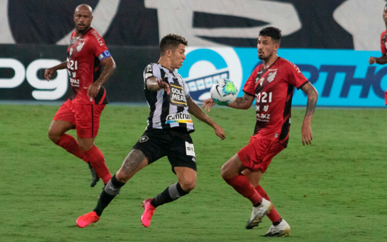 19 – BOTAFOGO: 3 pontos em 9 jogos. Uma vitória, nenhum empate e oito derrotas. Seis gols marcados e quinze sofridos. 12,50 % de aproveitamento.