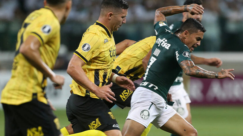 Dudu se despediu do Palmeiras pela competição com vitória sobre o Guaraní, no Allianz Parque. Este foi o único jogo do Verdão com público em casa no torneio e Luxemburgo escalou quatro atacantes.