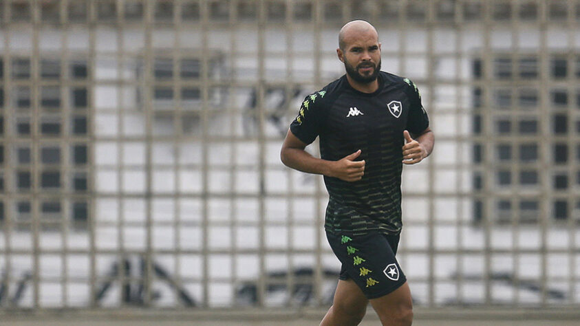 José Welison - Foi titular na temporada passada e também foi utilizado por Chamusca em algumas oportunidades. Hoje, ele defende o Sport.