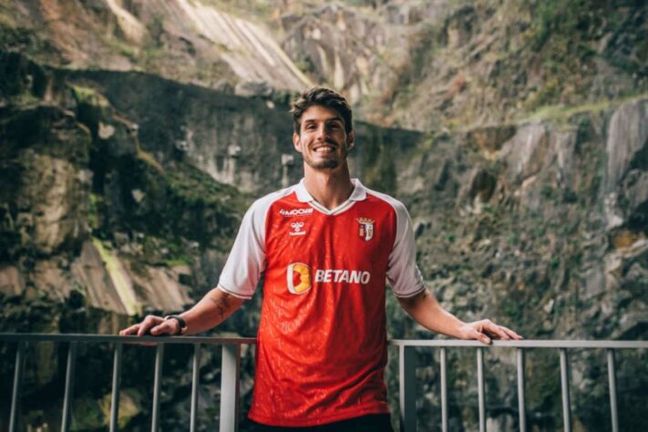 Lucas Piazon - Time: Braga (Portugal) - Posição: Meia - Idade: 27 anos - Contrato até: 30/06/2025