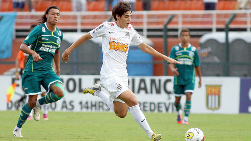 Léo Cittadini - Campeão da Copa São Paulo pelo Santos em 2013, o meia não se firmou no Peixe e, no final de 2018, em fim de contrato com o Santos, assinou com o Athletico-PR sem custo algum.