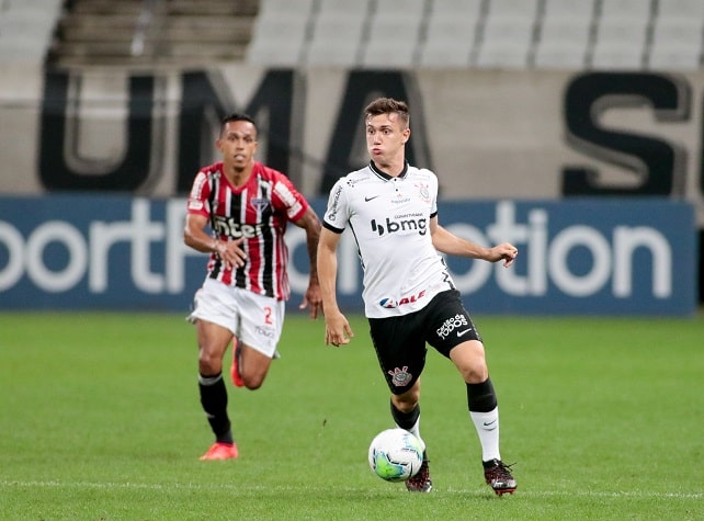 Lucas Piton (lateral) - 5 Majestosos pelo Corinthians - uma vitória, dois empates e duas derrotas.