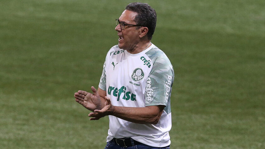 Vanderlei Luxemburgo: técnico (saiu durante a campanha)