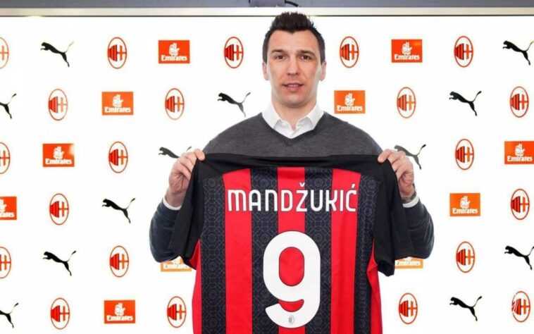 Mario Mandzukic, de 34 anos, tem contrato com o Milan até o final de junho de 2021.