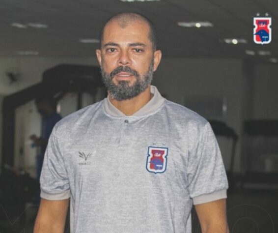 FECHADO - Menos de 24 horas após a saída de Gilmar Dal Pozzo, o Paraná encontrou o seu novo técnico. Trata-se de Márcio Coelho, que aceitou o convite de salvar o Tricolor do rebaixamento na Série B.