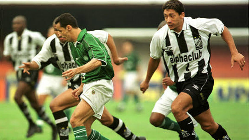 Semifinal Campeonato Paulista de 2000 - Após empate sem gols no Morumbi, o Palmeiras abriu vantagem de dois gols no jogo de volta. No entanto, o Santos fez o impossível e, com gol de Dodô, conseguiu virar para 3 a 2 e avançou à final do torneio.