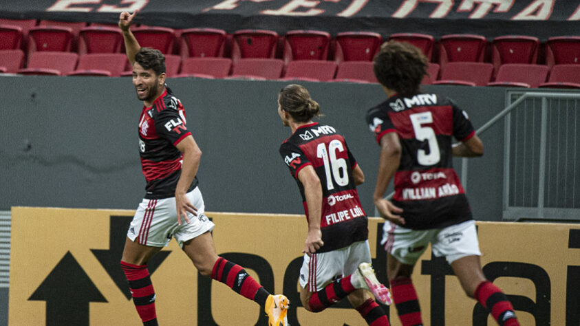 A importante vitória do Flamengo contra o Palmeiras na última quinta-feira, pela 31ª rodada do Brasileiro, foi por 2 a 0 e contou com um gol de Pepê. O jovem foi o 24º autor de gol do clube nesta temporada, cujo maior artilheiro é o Pedro. Veja o ranking da artilharia interna a seguir.