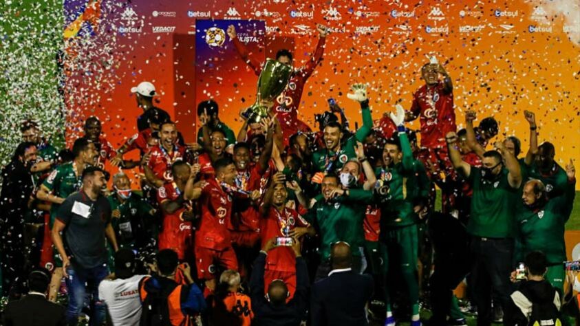 Portuguesa: Um dos mais tradicionais times do Brasil finalmente voltará a disputar uma divisão nacional novamente. Após conquistar a taça da Copa Paulista, a Portuguesa está de volta à Série D do futebol brasileiro. A equipe paulista foi rebaixada da Série A em 2013 e ficou sem divisão após eliminação da Série D em 2017.