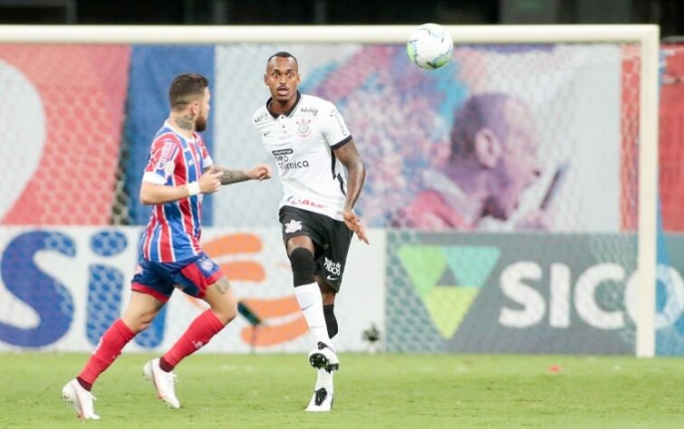 ESQUENTOU - O mercado do Corinthians continua agitado, mas dessa vez a situação é de uma possível saída de jogador. O alvo da vez é Raul Gustavo, que recebeu uma proposta de um clube de fora do país. Por enquanto, porém, os valores não agradaram ao Timão e a negociação deve ter novos capítulos em breve. A informação foi publicada pela Gazeta Esportiva e confirmada pelo LANCE!.