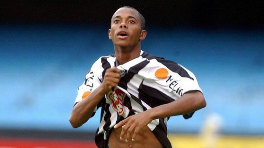 11º – Robinho – 17 gols (45 jogos)