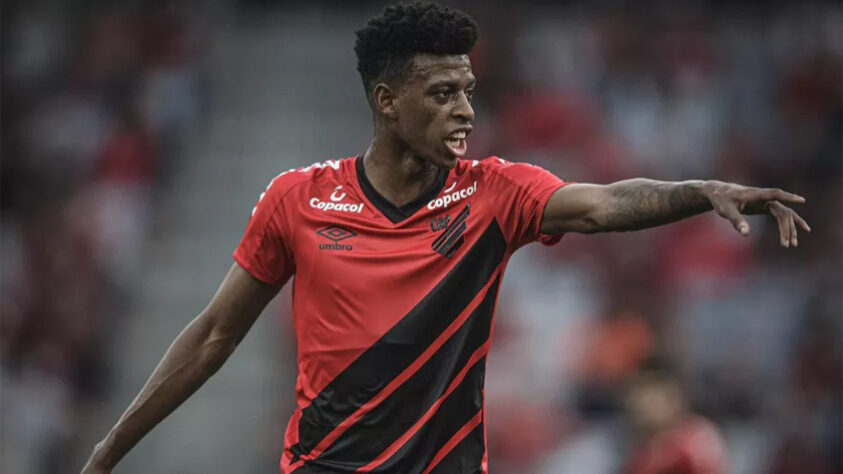 Robson Bambu - O zagueiro que agora pertence ao Nice, da França, foi pouco aproveitado pelo Santos e assinou um pré-contrato com o Athletico-PR.