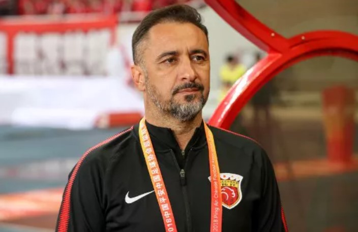 Vítor Pereira – português – 52 anos – sem clube desde que deixou o Shanghai Port (CHI), em dezembro de 2020 – principais feitos como treinador: conquistou dois Campeonatos Portugueses (Porto), um Campeonato Grego (Olympiacos) e um Campeonato Chinês (Shanghai SIPG).