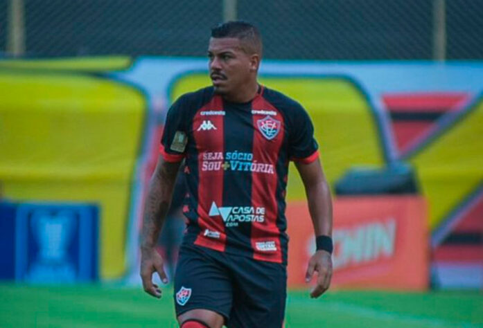 12º - Thiago Carleto: lateral-direito – 32 anos – brasileiro – Último clube: Vila Nova - Valor de mercado: 1 milhão de euros (cerca de R$ 6 milhões na cotação atual).