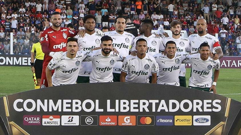 Palmeiras estreou o novo uniforme em grande estilo. Mesmo sem usar o tradicional verde, vitória sobre o Tigre por 2 a 0 na Argentina.