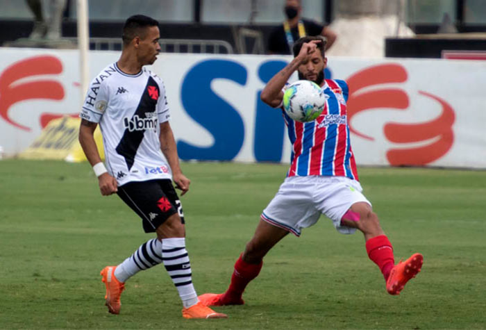  O Vasco empatou em 0 a 0 com o Bahia neste domingo em São Januário em um confronto direto na luta contra o rebaixamento. Em um jogo sem inspiração, as duas equipes pouco criaram e continuam na zona da confusão. Destaques para boa atuação de Marcelo Alves e para a expulsão de Leandro Castan. (Por Leonardo Sanfilippo)