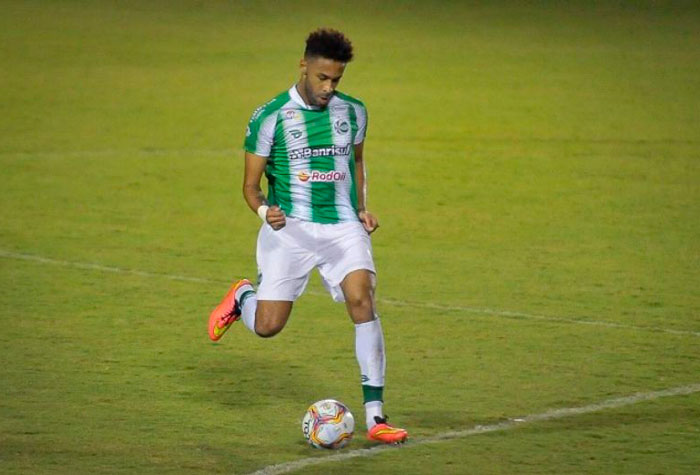 ESQUENTOU - Um dos pilares da defesa do Juventude, o zagueiro Wellington tem recebido sondagens de clubes do exterior e da elite do futebol brasileiro. O defensor está emprestado pelo Mirassol ao clube gaúcho até o término da temporada.