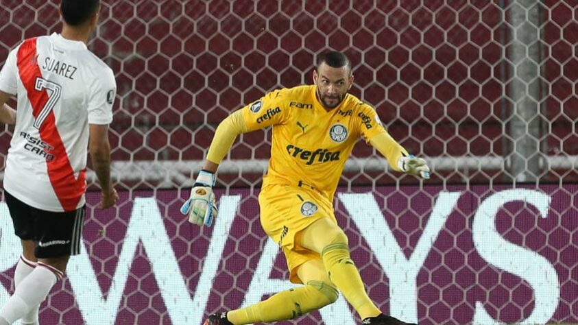 Weverton (goleiro) - sete jogos sendo quatro sem sofrer gol.