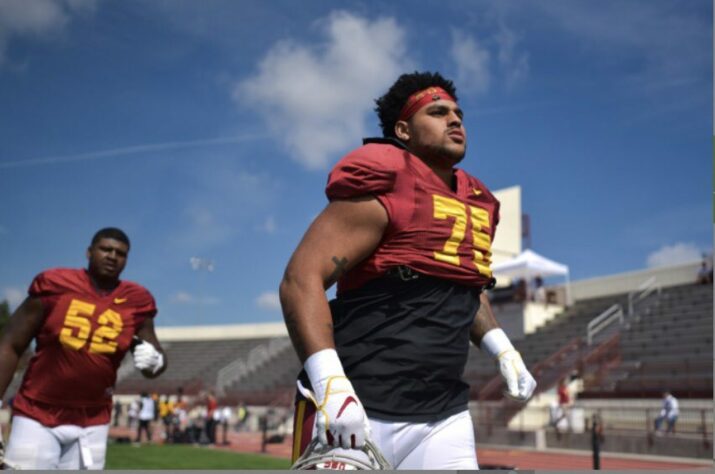 19ª Washington Football - Alijah Vera-Tucker (OT - USC): WFT aposta em solidificar a linha ofensiva. Vera-Tucker pode jogar como guard ou tackle, trazendo uma necessária flexibilidade a OL.