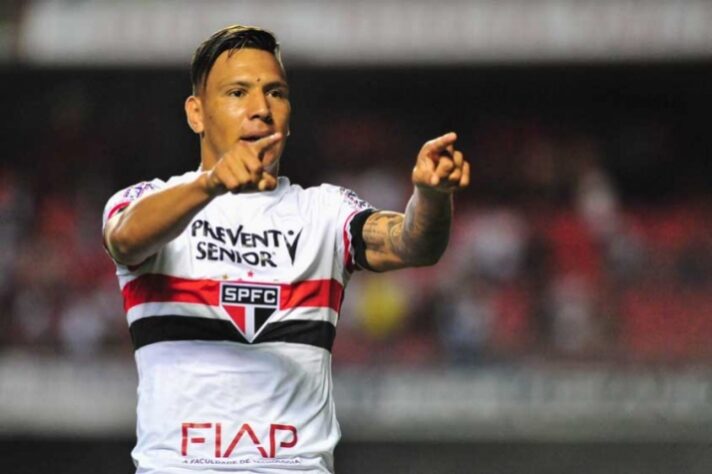 Chávez (nove gols - 2016) - Peça importante no ataque, o atacante argentino Andrés Chávez fez nove gols em 21 partidas do São Paulo no Brasileiro daquela temporada. 