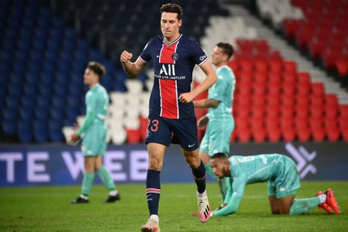 Draxler (27 anos) - Clube atual: PSG - Posição: meia - Valor de mercado: 20 milhões de euros.