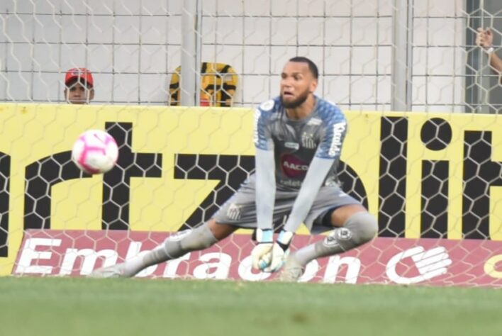 EVERSON: Goleiro de destaque do futebol brasileiro, parece não incomodar mais o trio que segue sendo convocado para os jogos do Brasil e assim é um nome que fica no radar caso ocorra alguma lesão. Sua última convocação foi em março de 2022.