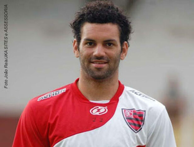 Weverton- Vivendo ótima fase no Palmeiras, Weverton jogou pelo Corinthians entre 2006 e 2007. Mas com a concorrência de Felipe e Júlio César, não teve chances e foi diversas vezes emprestado.