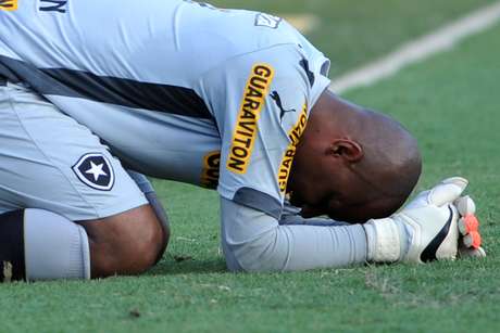 O destino do Botafogo no ano citado: O Glorioso conheceu o seu segundo rebaixamento da história ao terminar em 19º colocado.