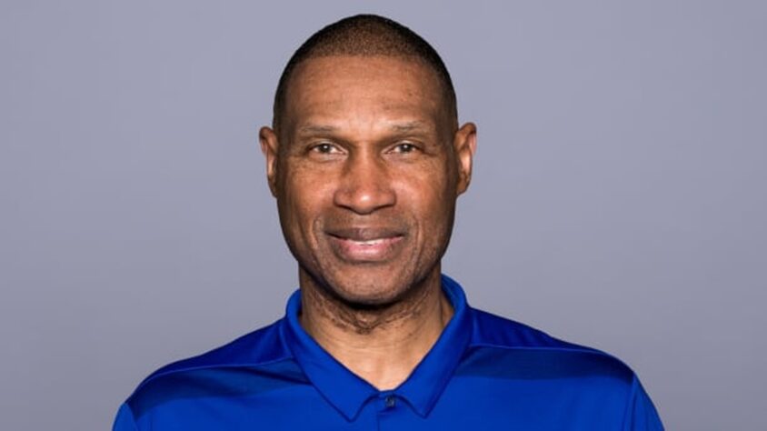 Leslie Frazier – Coordenador defensivo do Buffalo Bills: Teve uma experiência frustrada como head coach na NFL, mas é o comandante de um agressivo setor defensivo dos Bills.